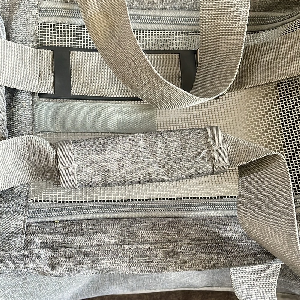 EUC~Small Gray Pet Carrier With Multiple Openings/Removable Pad & Leash Holder - Picture 3 of 15